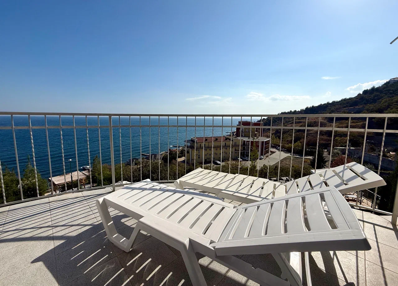 Номер 303 - детали интерьера