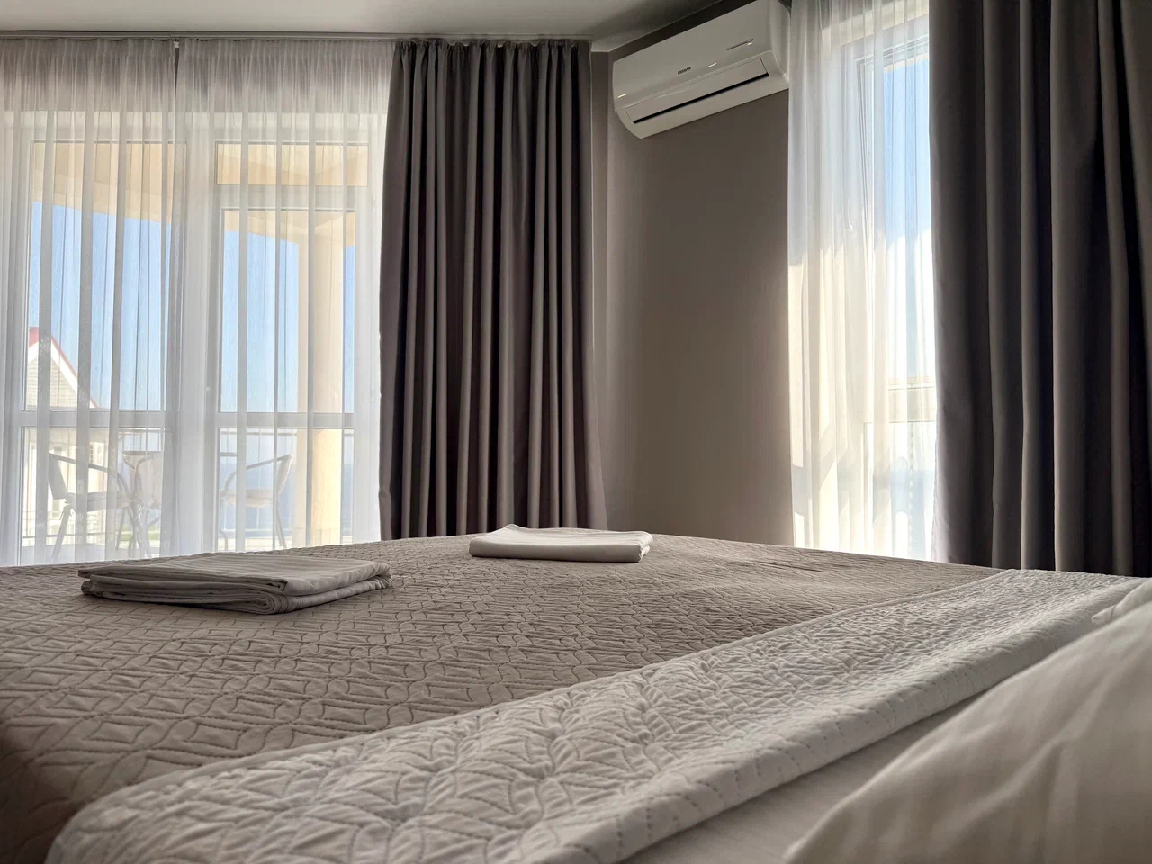 Номер 303 - детали интерьера